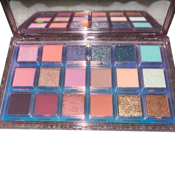 NWOB HUDA BEAUTY Mercury Retrograde Eyeshadow Palette Shimmer Bold Neutral Tones - Picture 2 of 5